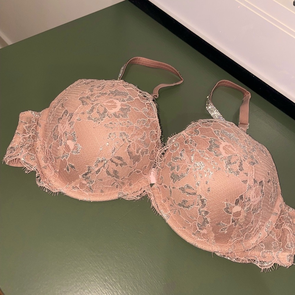 Victoria’s Secret Elegant Pink Lace Bra